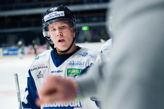 Karlskogas Henrik Larsson jublar