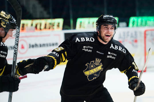 s Jonathan Andersson jublar