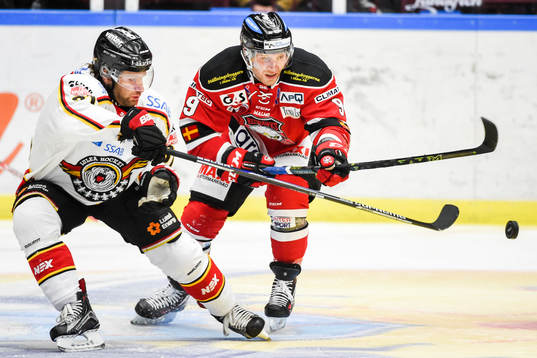 Luleås Jonathan Granström och Malmö Redhawks Frederik