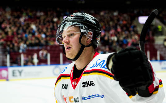 Luleås Lucas Wallmark jublar