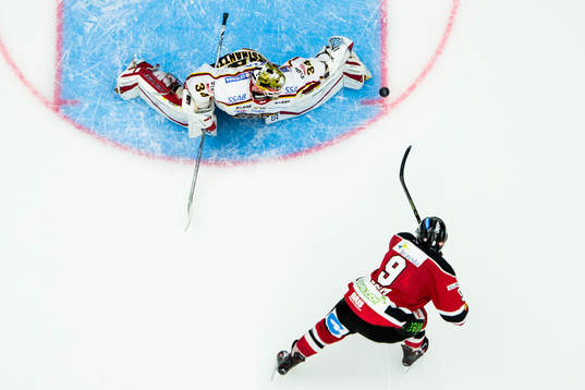 Malmö Redhawks Frederik Storm missar sin straff i