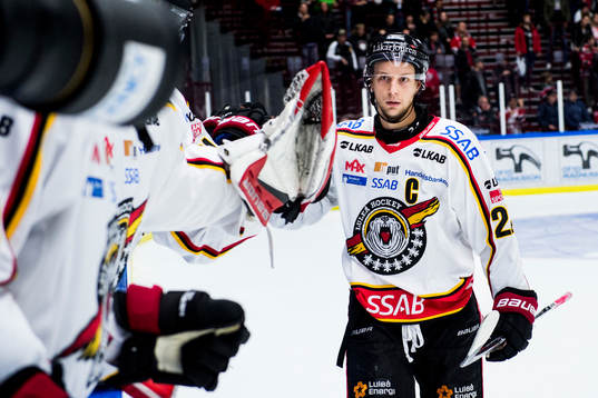 Luleås Johan Harju jublar