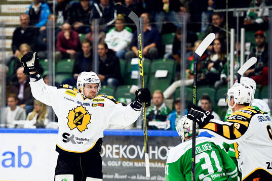 Skellefteås Janne Pesonen jublar