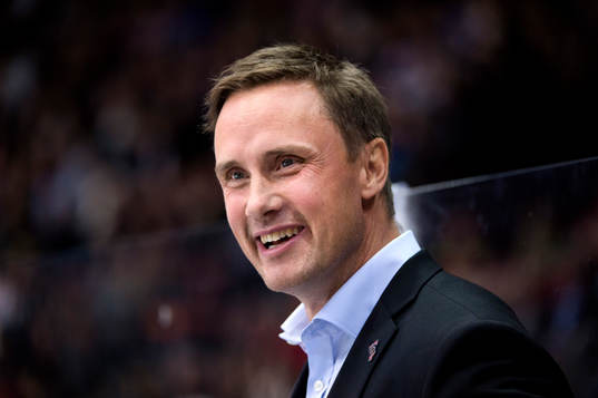Frölundas tränare Roger Rönnberg jublar