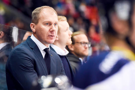 s tränare Johan Lindbom