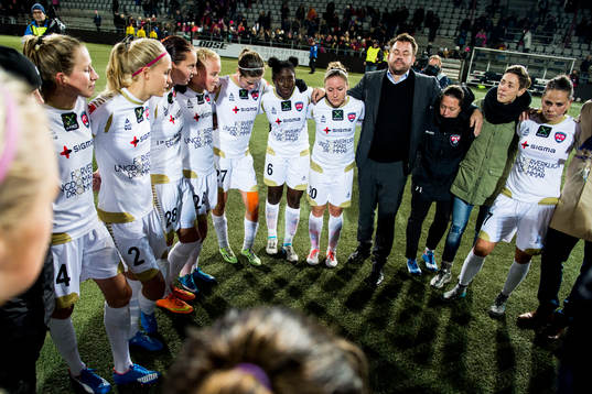 Rosengårds tränare Jack Majgaard Jensen och spelarna