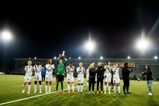 Rosengårds spelare tackar publiken