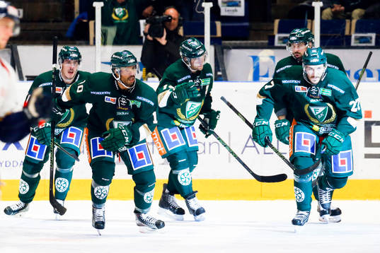 Färjestads John Persson firar