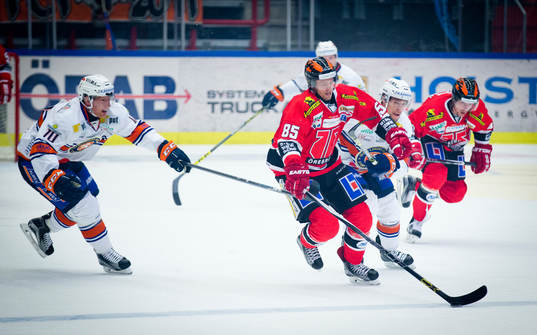 Örebros Kalle Olsson och Växjös Richard Gynge