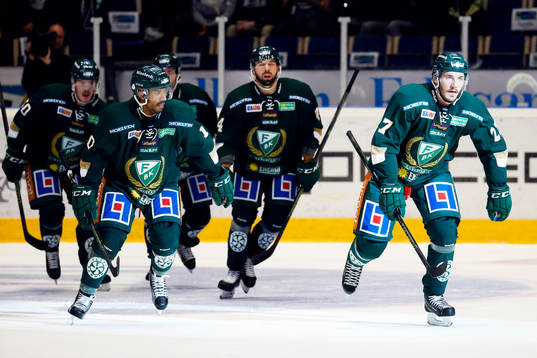 Färjestads John Persson firar