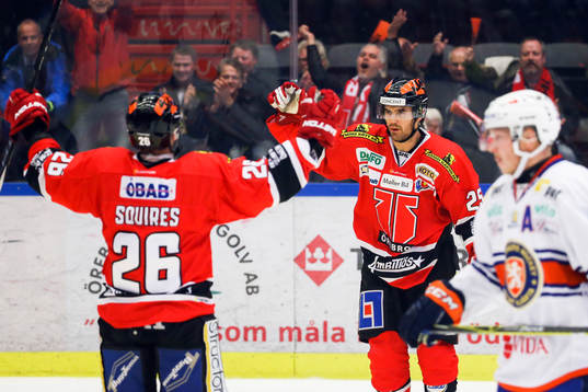 Örebros Greg Squires och Martin Johansson jublar