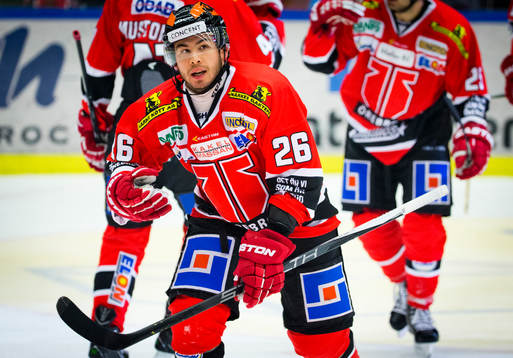 Örebros Greg Squires gör 2-2 och jublar