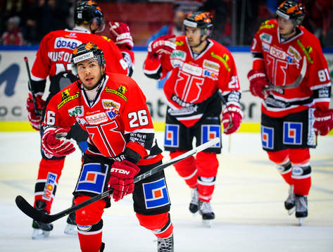 Örebros Greg Squires gör 2-2 och jublar