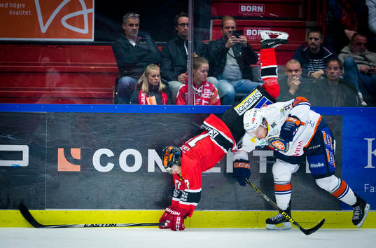 Örebros Daniel Viksten och Växjös Ville Varakas