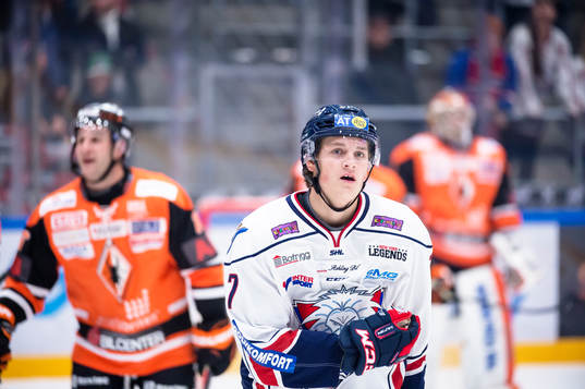 Linköpings Henrik Törnqvist  åker ut och byter