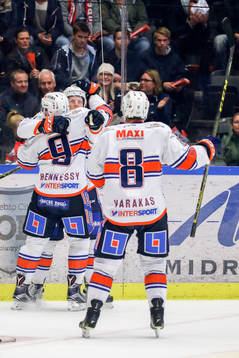 Växjös Joey Crabb jublar