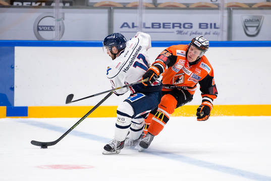 Linköpings Garret Roe och Karlskronas Toni Kähkönen