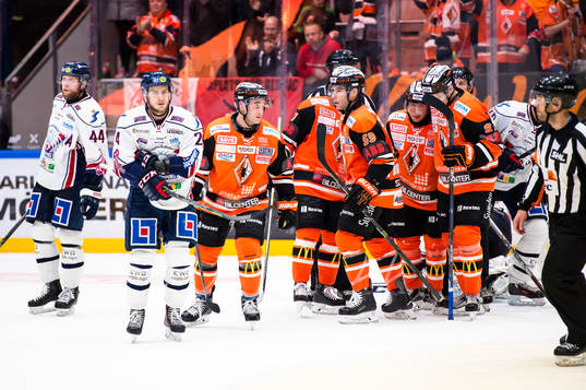 Karlskronas Filip Cruseman har gjort 2-4