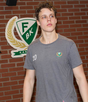 Färjestads Joel Eriksson Ek är ombytt och gör sig redo