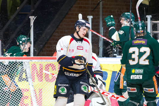 Färjestads Johan Ryno jublar
