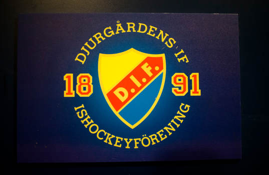 Djurgårdens logga hänger på dörren till