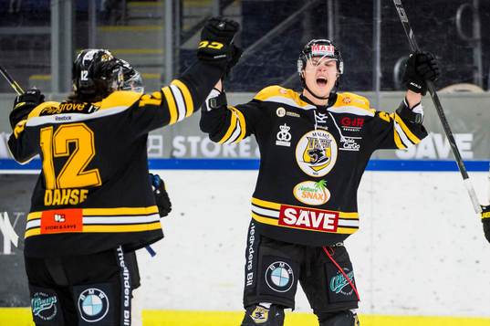 Panterns Fredrik Händemark jublar