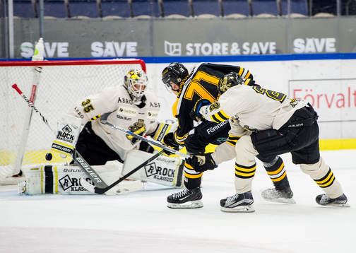 s Jonathan Léman gör 4-0 på AIK:s målvakt Robin Rahm