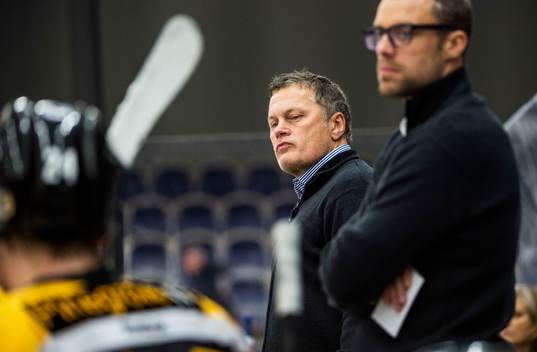 Panterns tränare Stephan Lundh och assisterande tränare