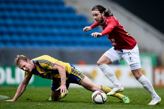 Eskilsminnes Philip Petersson faller