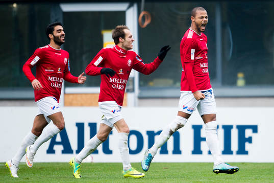 Trelleborgs Salif Camara Jönsson (th) jublar