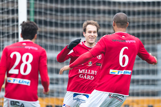 Trelleborgs Zoran Jovanovic  och Salif Camara Jönsson