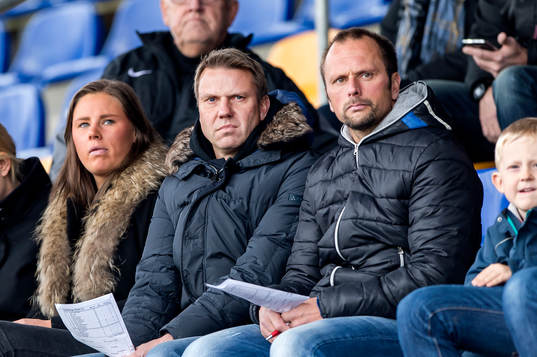 Falkenbergs tränare Hans Eklund och assisterande tränare