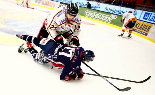 Luleås Brendan Mikkelson och Linköpings Henrik Törnqvist