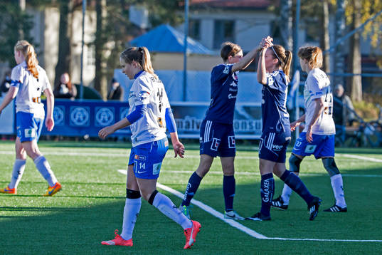 Kvarnsvedens Sarah Elnicky Elin Danielsson jublar