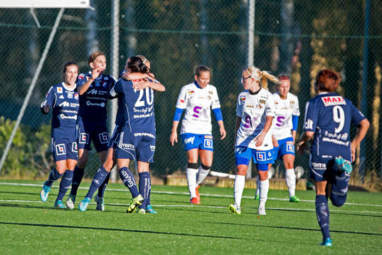 Kvarnsvedens spelare jublar