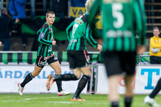 Varbergs Elias Andersson jublar