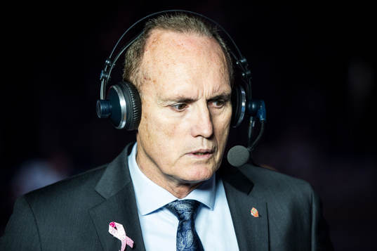 Modos tränare Larry Huras innan ishockeymatchen i SHL