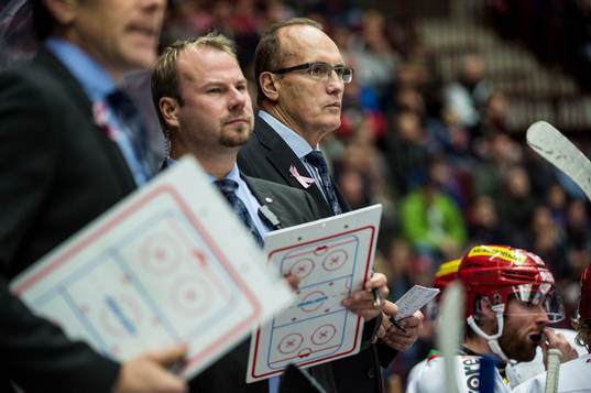 Modos assisterande tränare Henrik Gradin och tränare