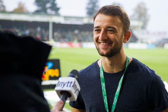 Jönköpings Robert Gojani som är avstängd i dagens match