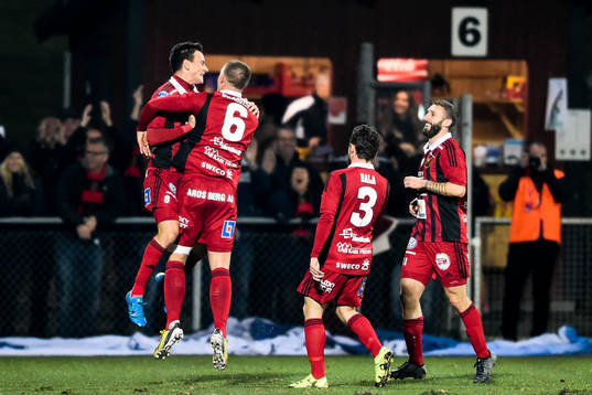 Östersunds spelare jublar