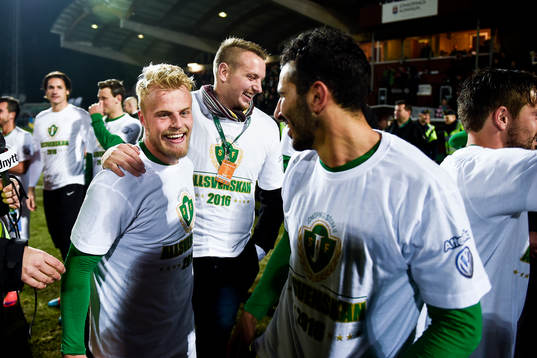Jönköpings spelare firar