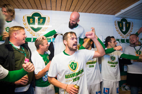 Jönköpings Fredric Fendrich leder allsången i