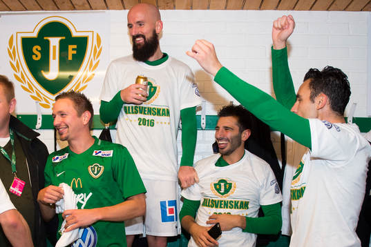 Jönköpings spelare firar att man säkrat Allsvensk plats