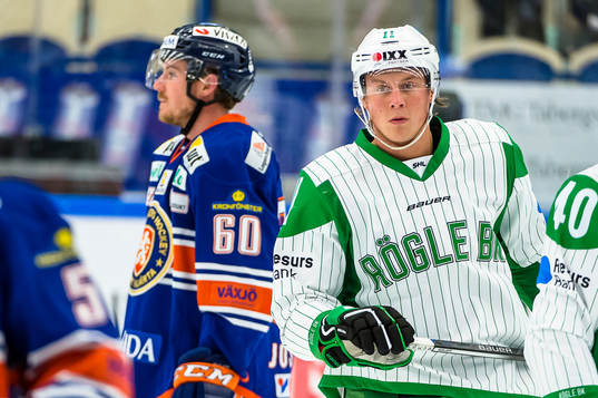 Rögles David Åslin värmer upp