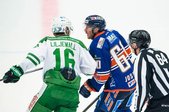 Gruff mellan Rögles Christopher Liljewall och Växjös