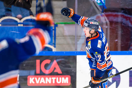 Växjös Gustav Rydahl jublar