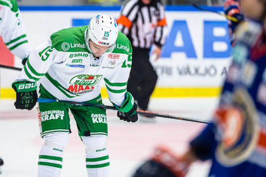 Rögles Dominik Granak hänger på klubban