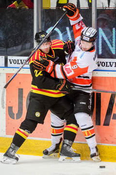 Brynäs Jörgen Sundqvist och Karlskronas Vjatjeslav Trukhno