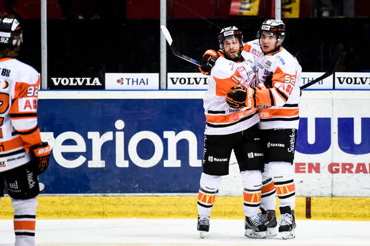 Karlskronas Mattias Guter och Maksim Matushkin jublar