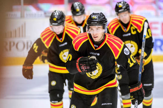 Brynäs Mattias Nörstebö jublar